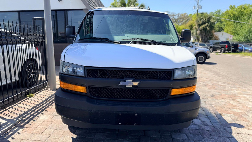 2019 Chevrolet Express Image 3