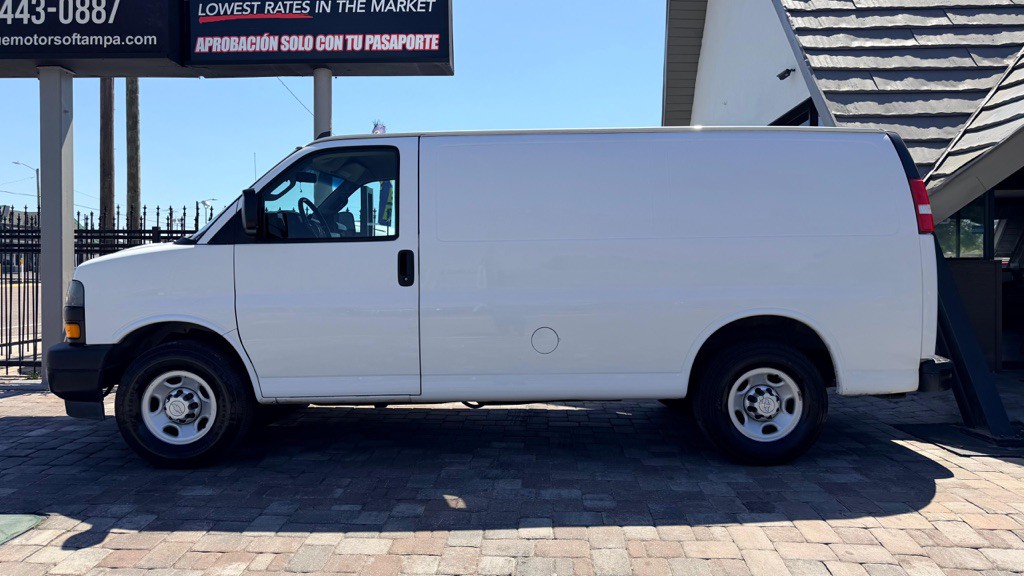 2019 Chevrolet Express Image 4