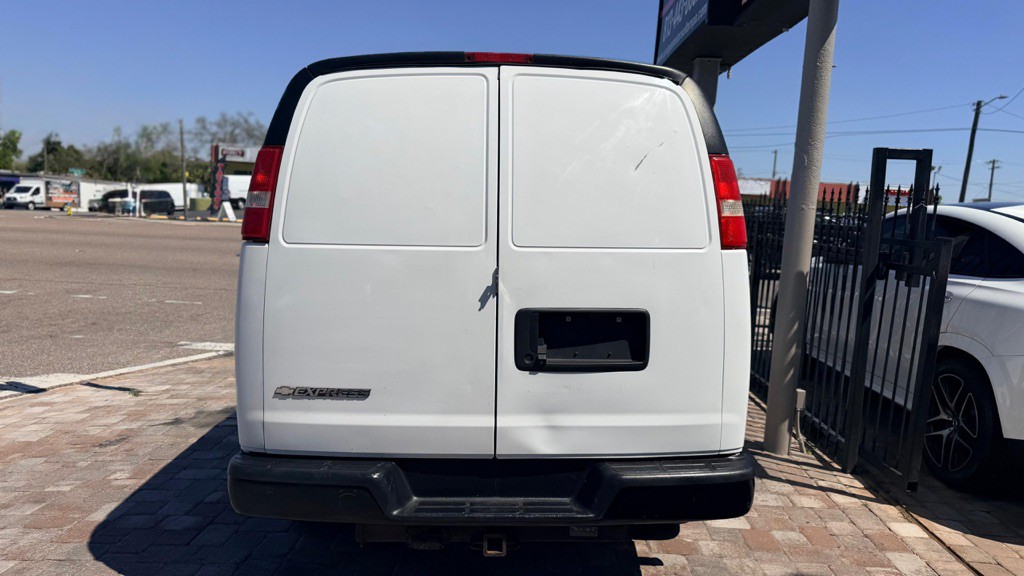 2019 Chevrolet Express Image 6