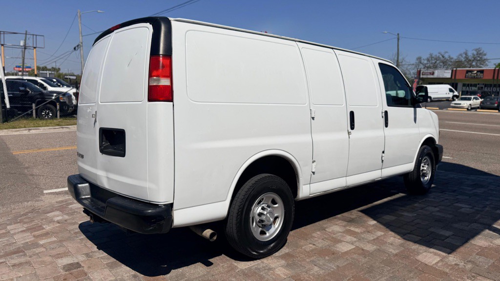 2019 Chevrolet Express Image 7
