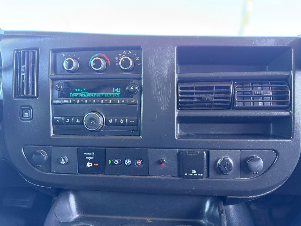 2019 Chevrolet Express Image 18