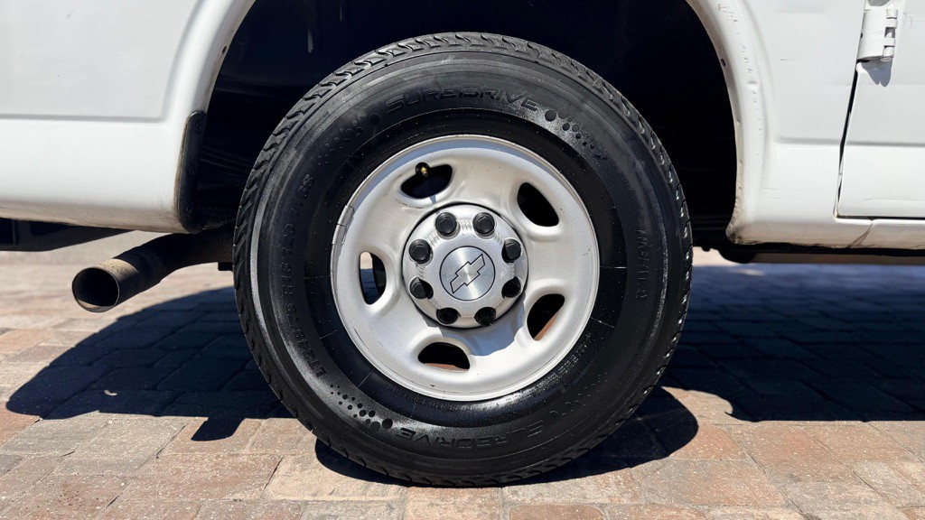 2019 Chevrolet Express Image 20