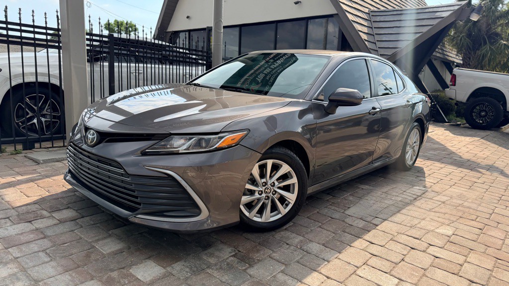 2021 Toyota Camry Image 1
