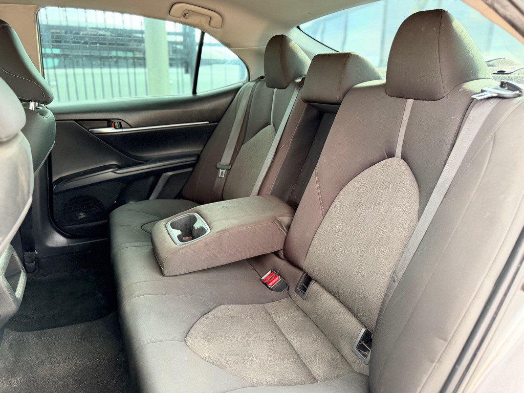 2021 Toyota Camry Image 18