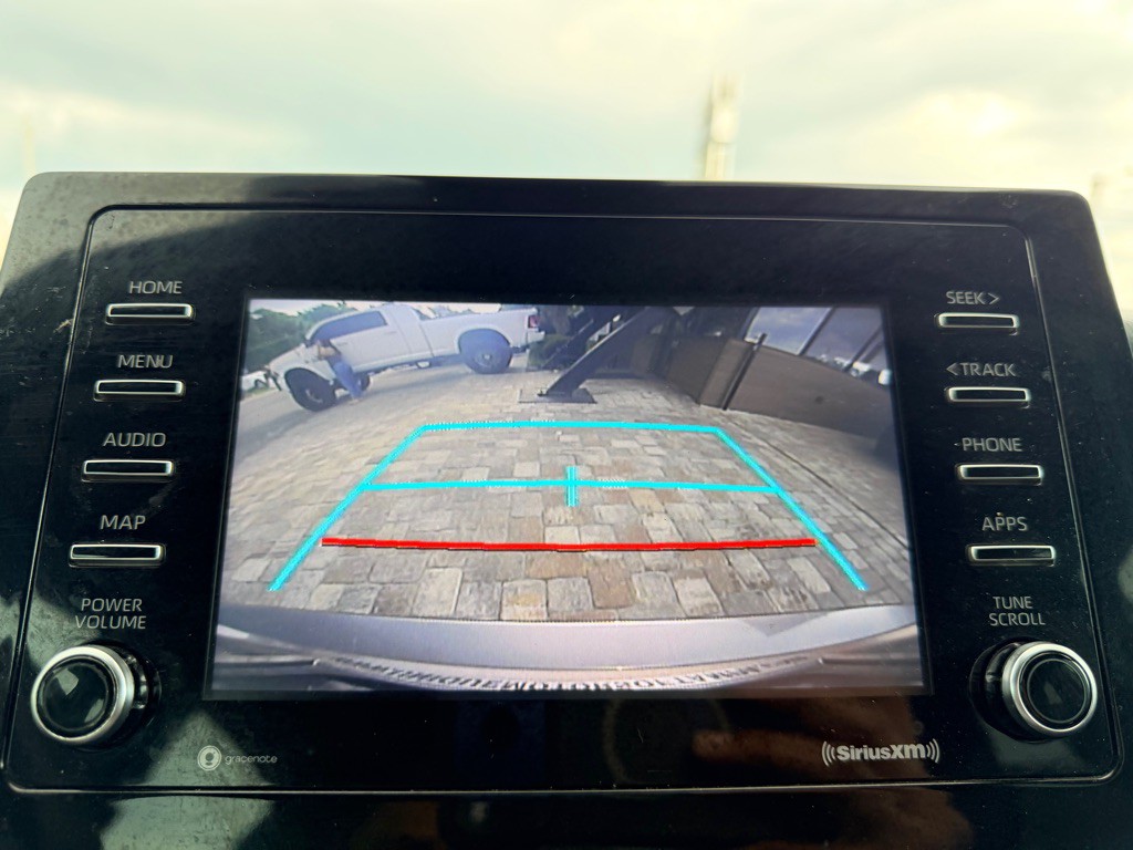 2021 Toyota Camry Image 21