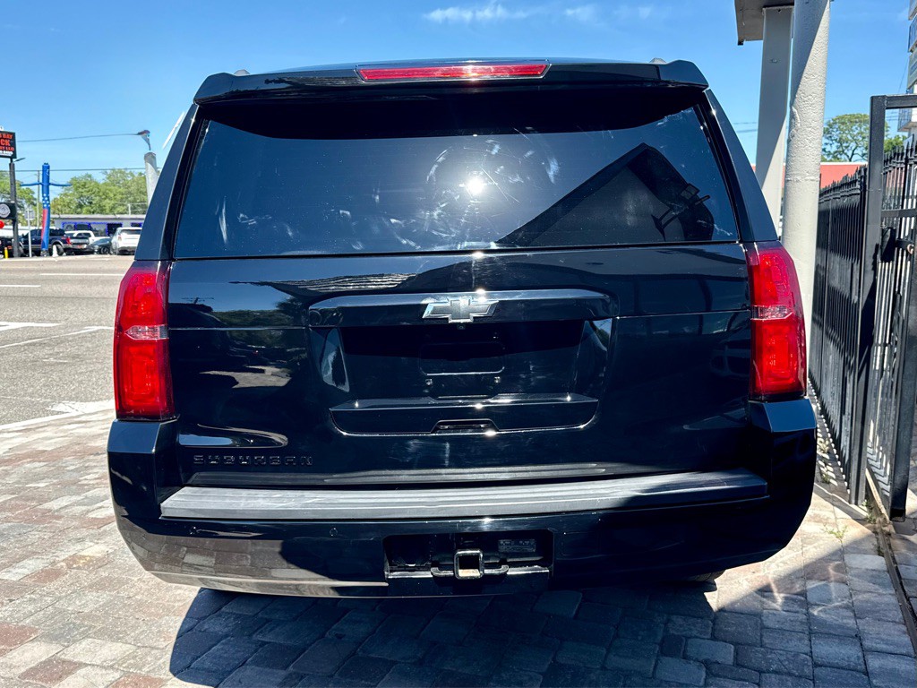 2018 Chevrolet Suburban Image 8
