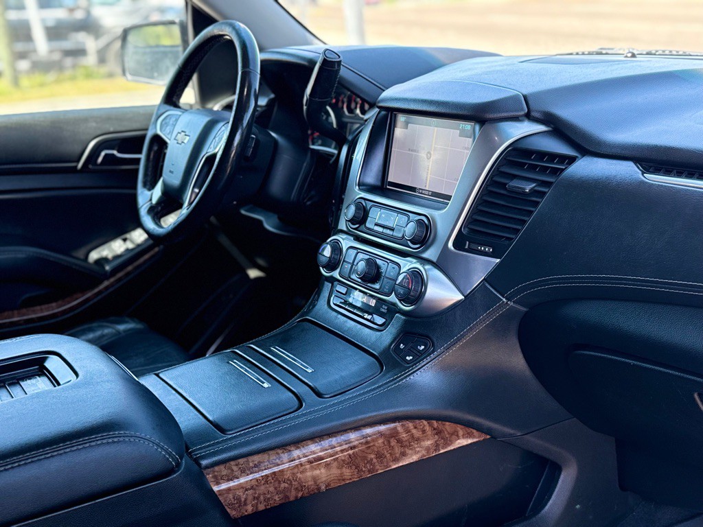 2018 Chevrolet Suburban Image 21