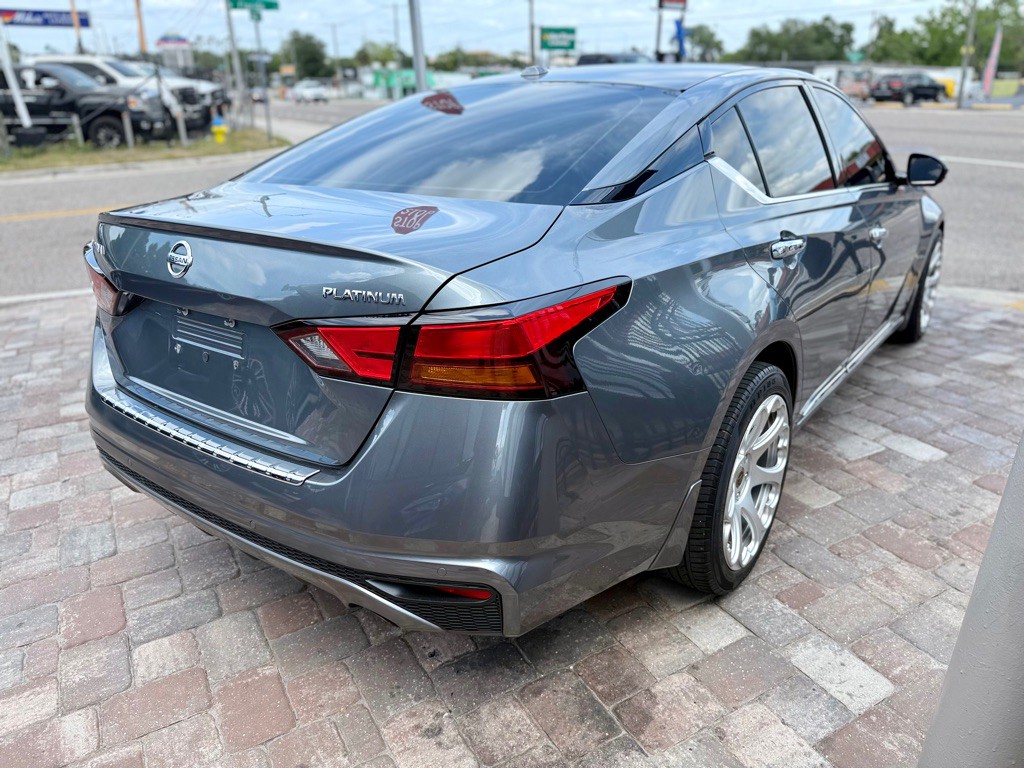 2019 Nissan Altima Image 8