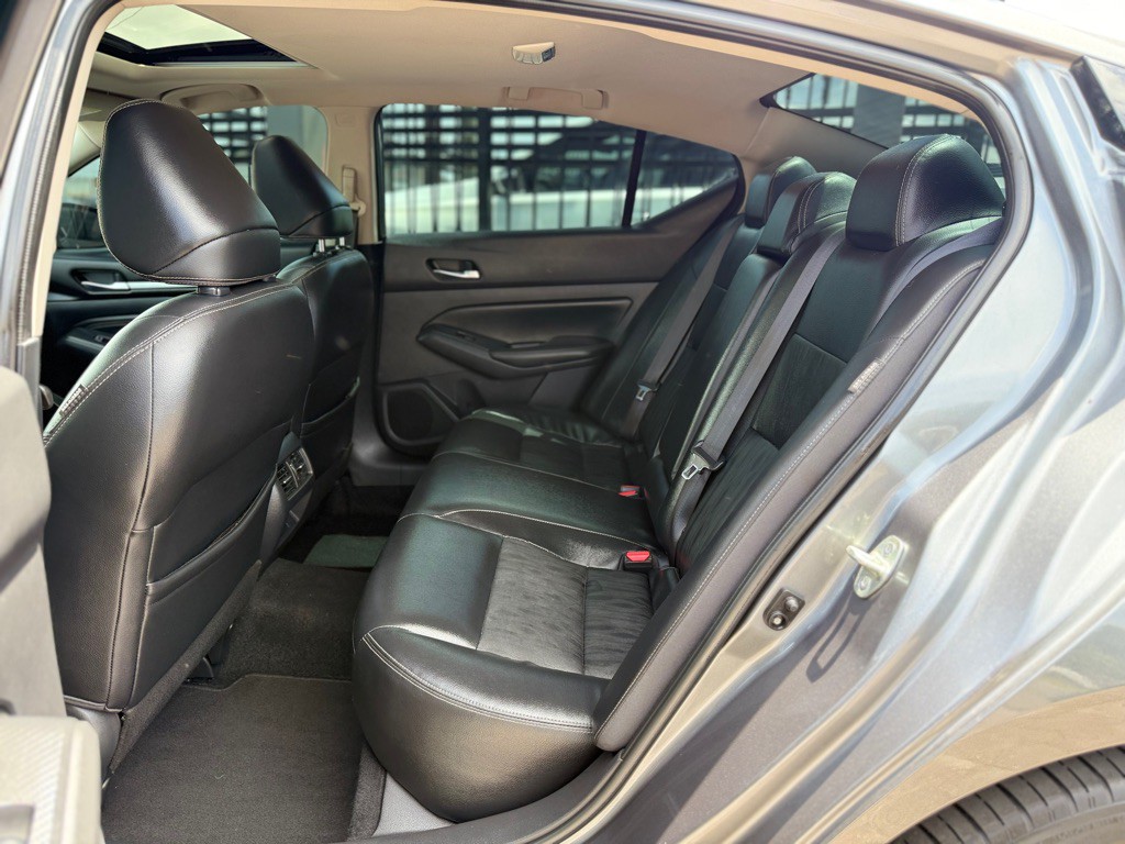 2019 Nissan Altima Image 18