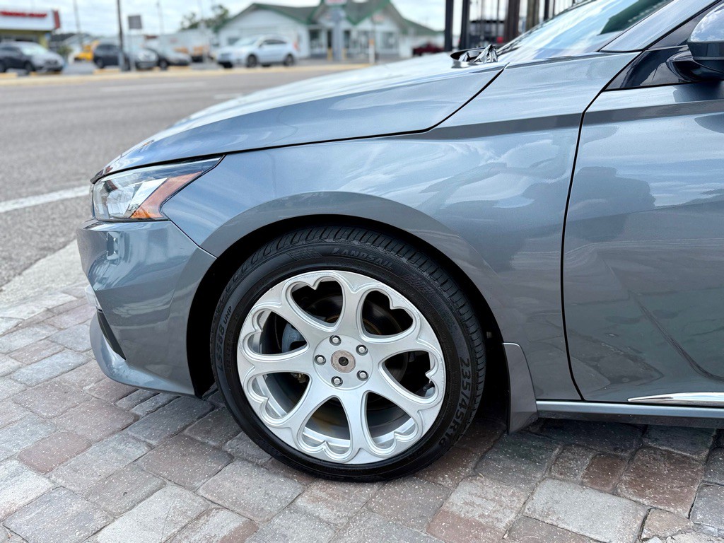 2019 Nissan Altima Image 28