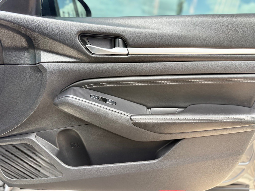 2019 Nissan Altima Image 32