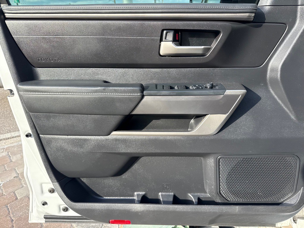 2022 Toyota Tundra Image 32