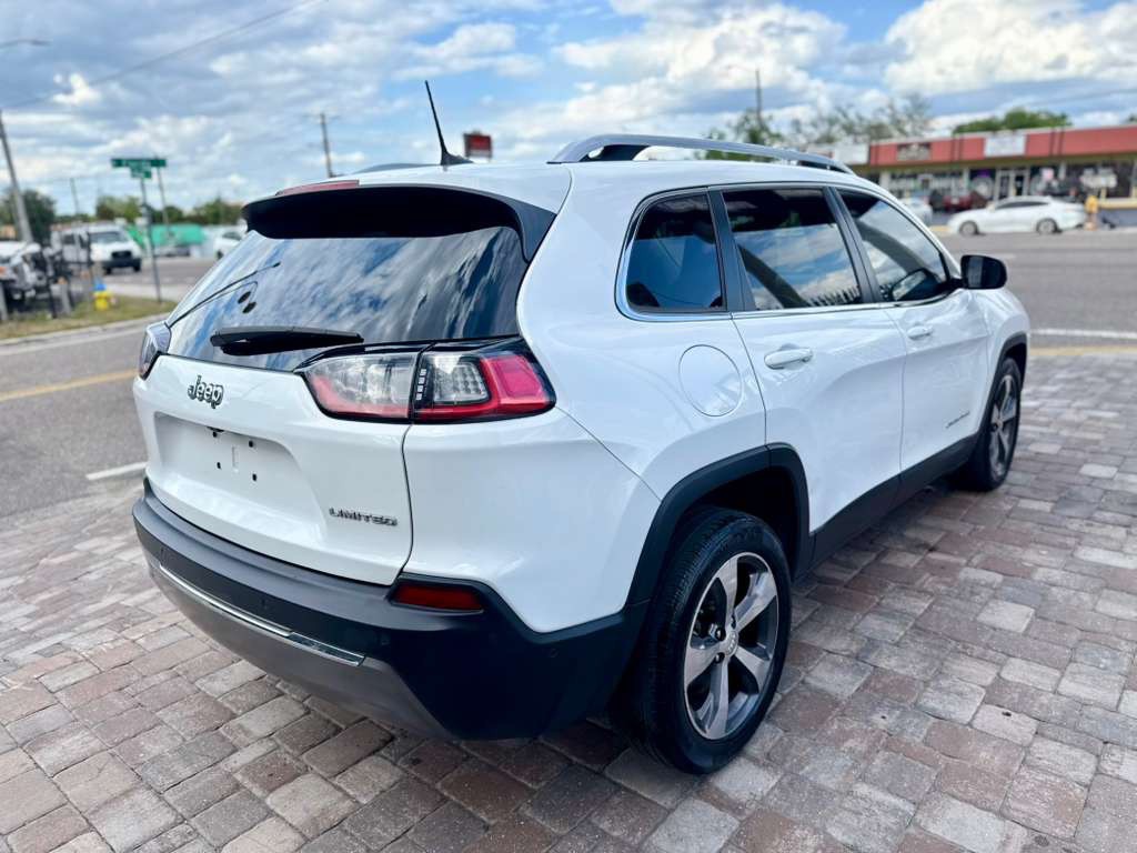 2020 Jeep Cherokee Image 8