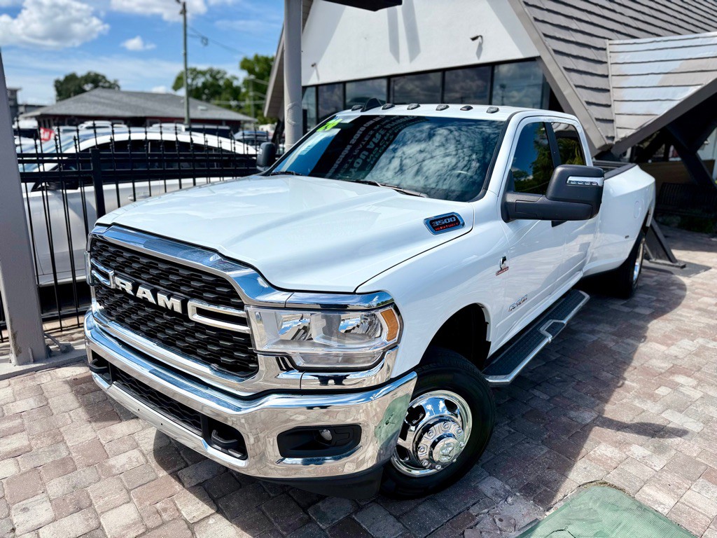 2024 RAM 3500 Image 2