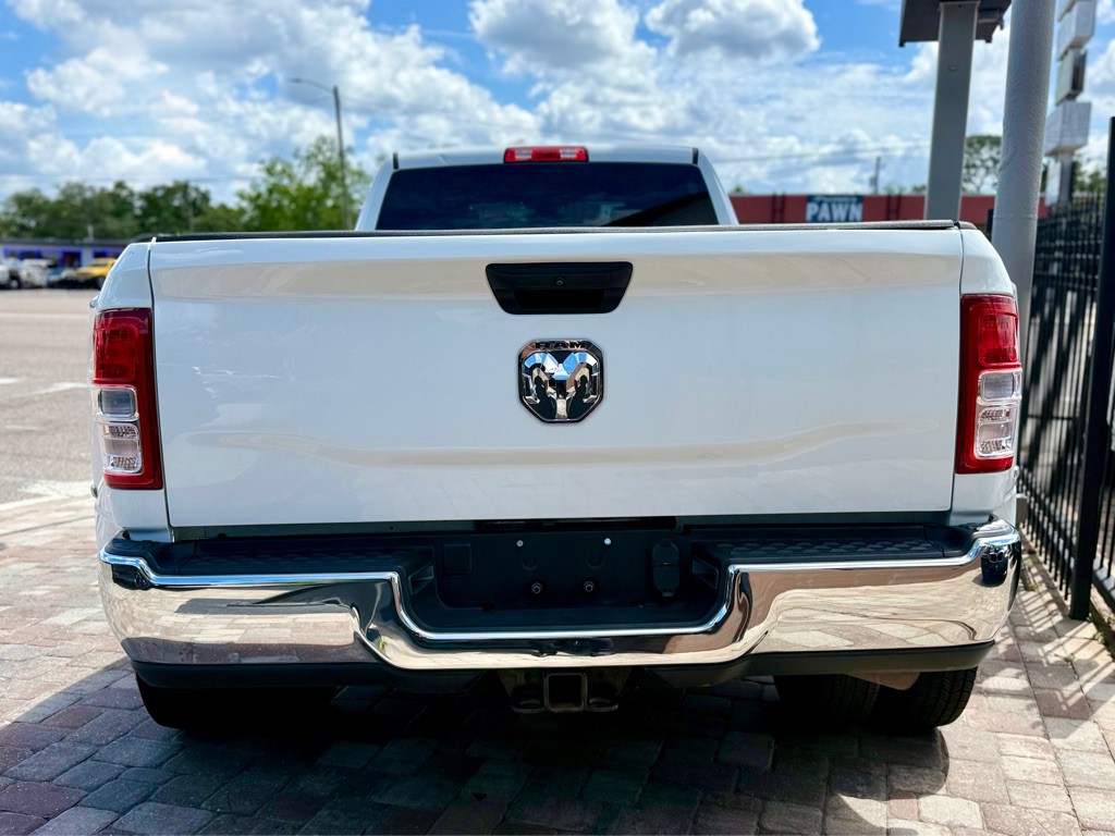 2024 RAM 3500 Image 8
