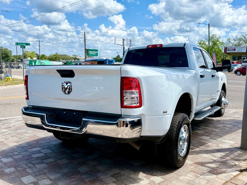 2024 RAM 3500 Image 9
