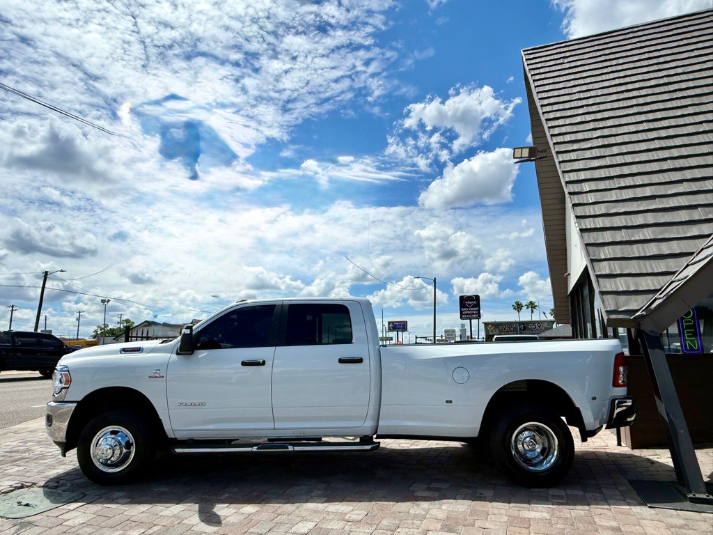 2024 RAM 3500 Image 29