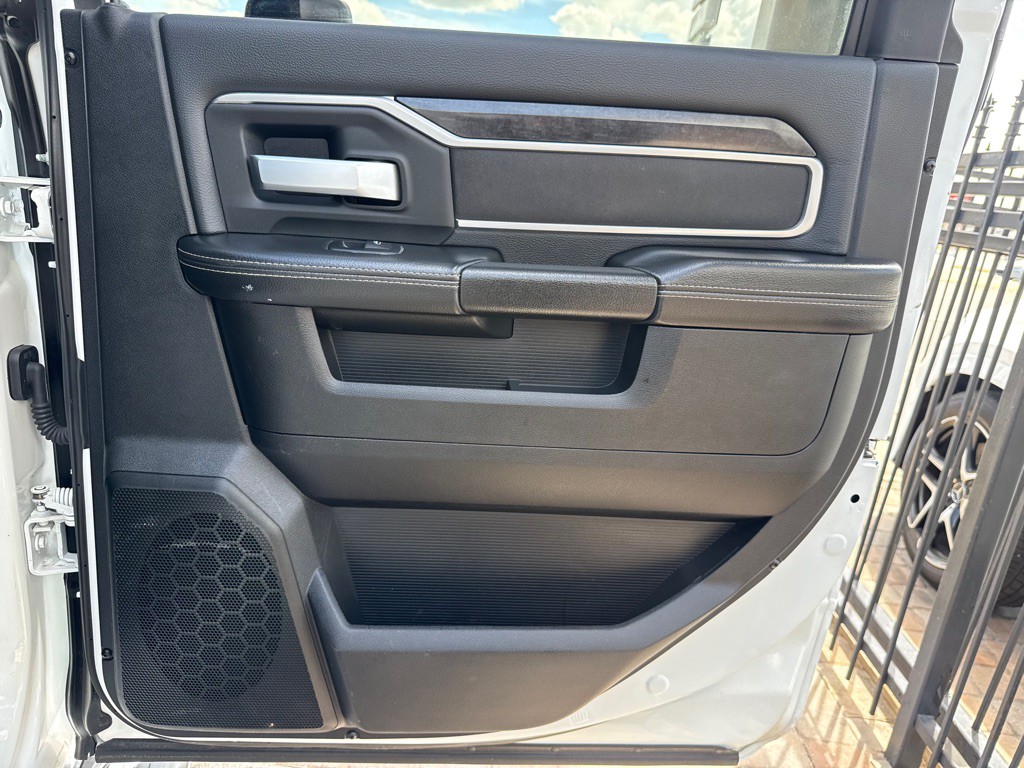 2024 RAM 3500 Image 35