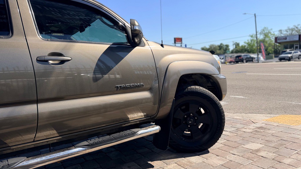 2013 Toyota Tacoma Image 2