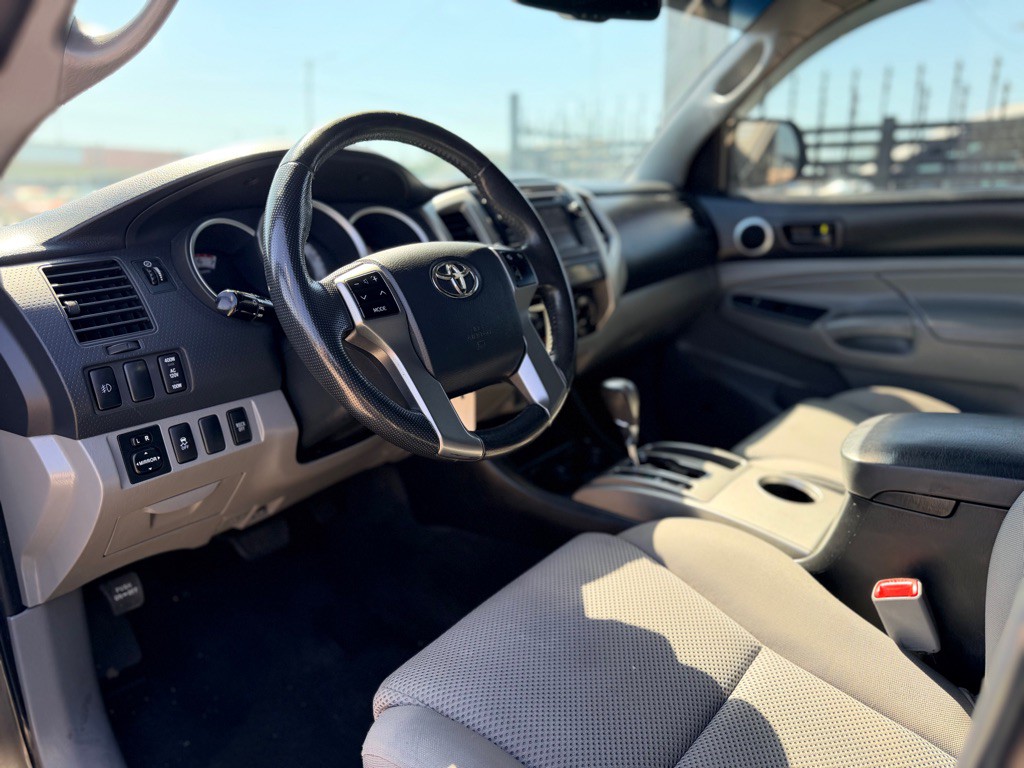 2013 Toyota Tacoma Image 13