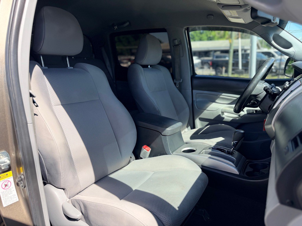 2013 Toyota Tacoma Image 16