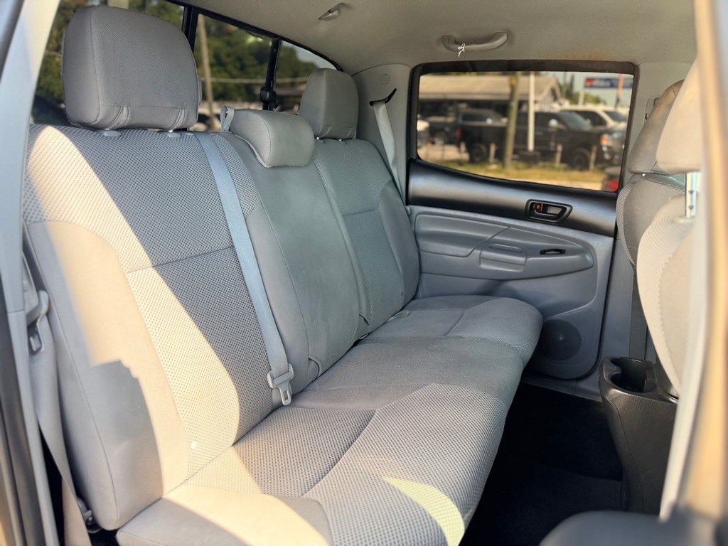 2013 Toyota Tacoma Image 18