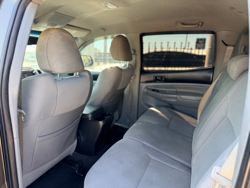 2013 Toyota Tacoma Image 19