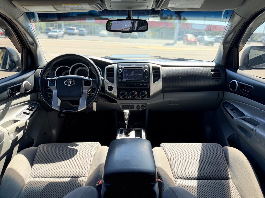 2013 Toyota Tacoma Image 24