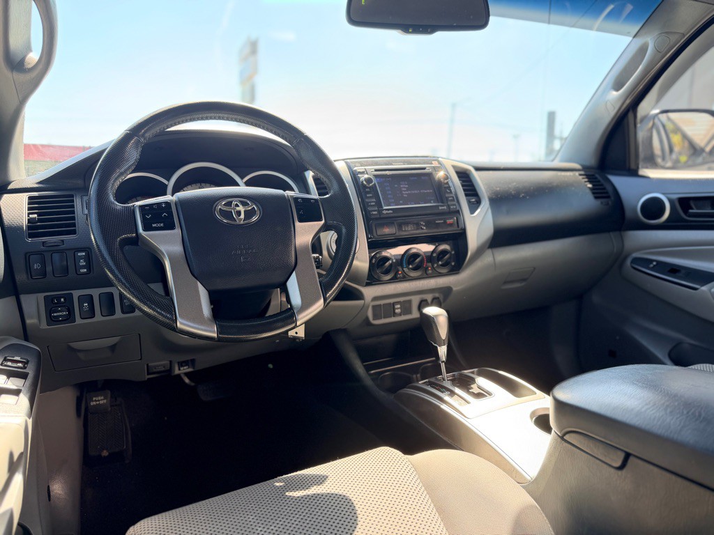 2013 Toyota Tacoma Image 25