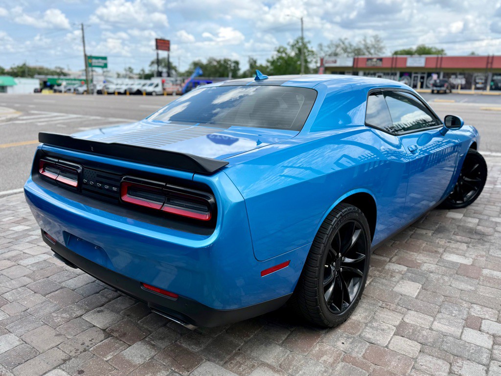 2016 Dodge Challenger Image 2