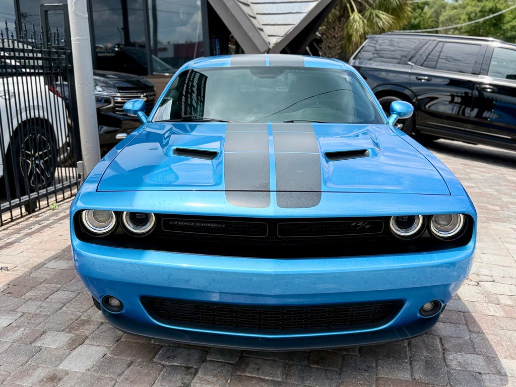 2016 Dodge Challenger Image 4
