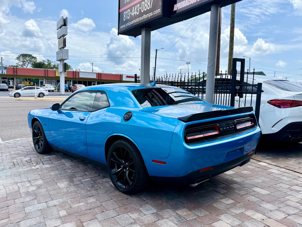 2016 Dodge Challenger Image 7