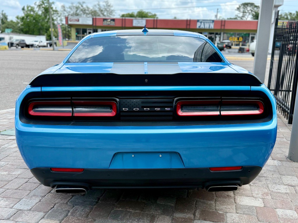 2016 Dodge Challenger Image 8