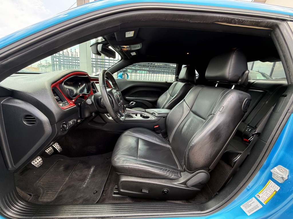 2016 Dodge Challenger Image 13