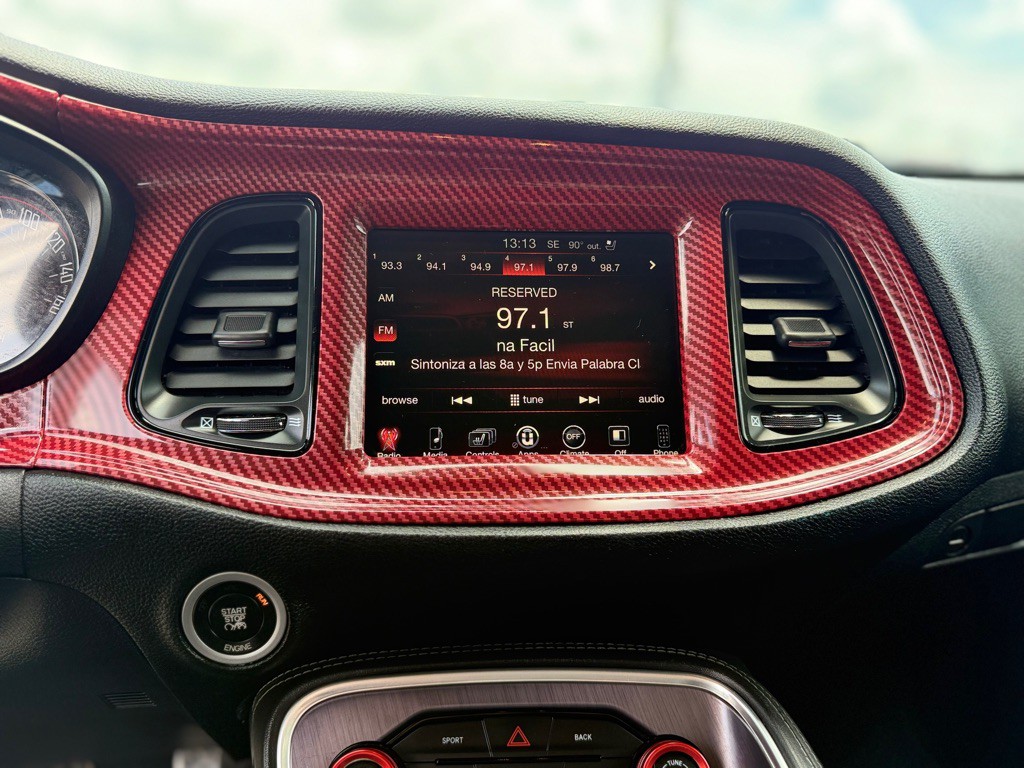 2016 Dodge Challenger Image 16