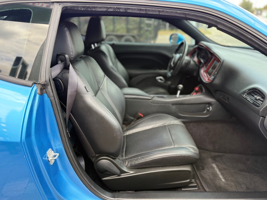 2016 Dodge Challenger Image 19