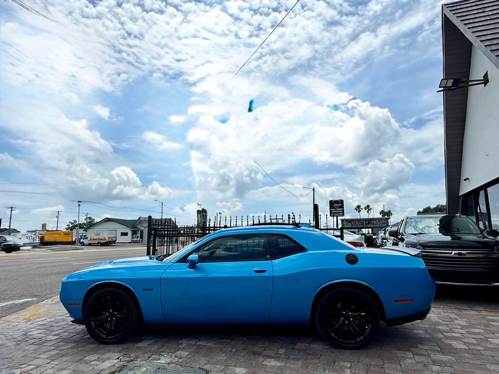 2016 Dodge Challenger Image 30