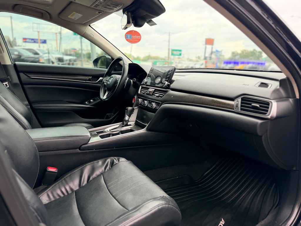 2018 Honda Accord Image 16