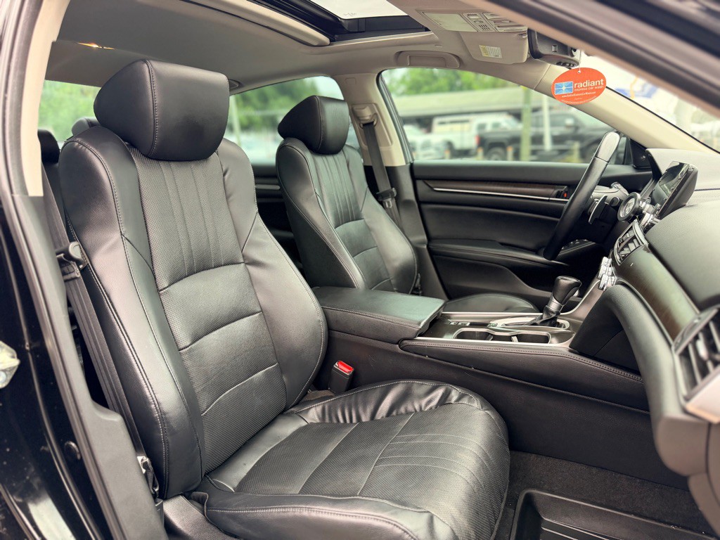 2018 Honda Accord Image 17