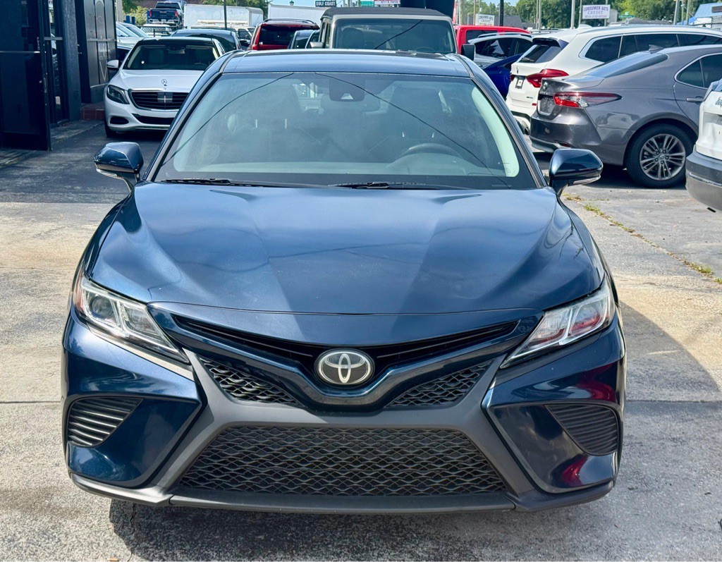2019 Toyota Camry Image 2