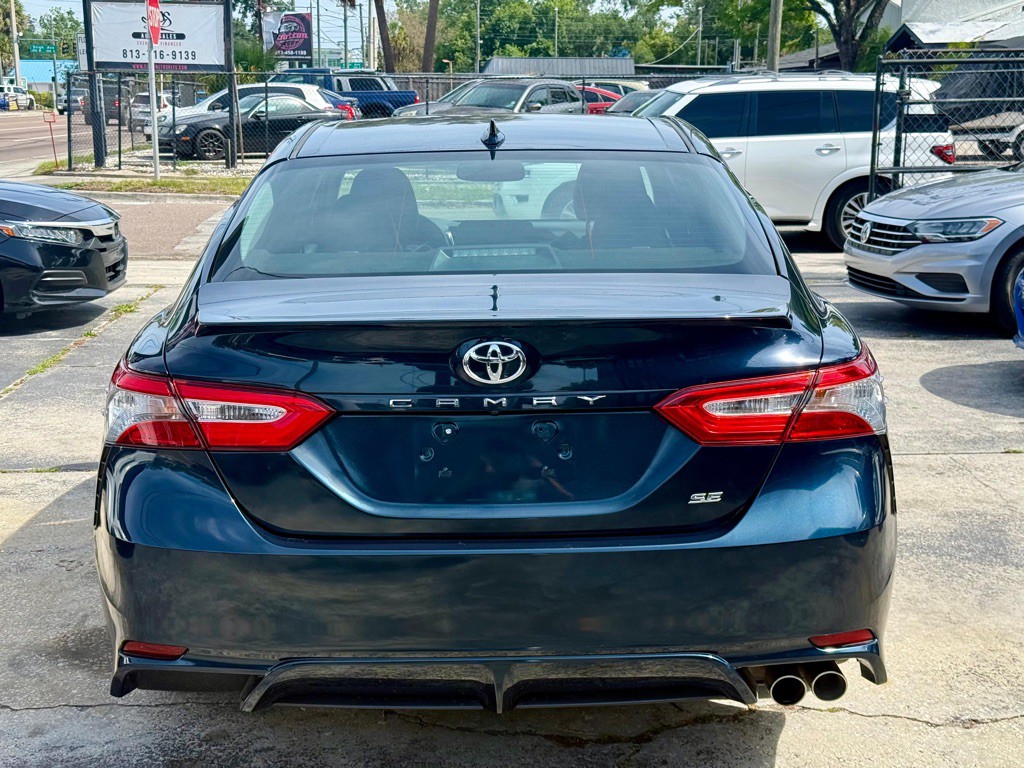 2019 Toyota Camry Image 4