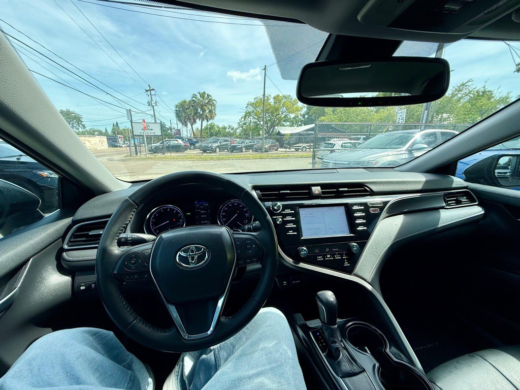 2019 Toyota Camry Image 9
