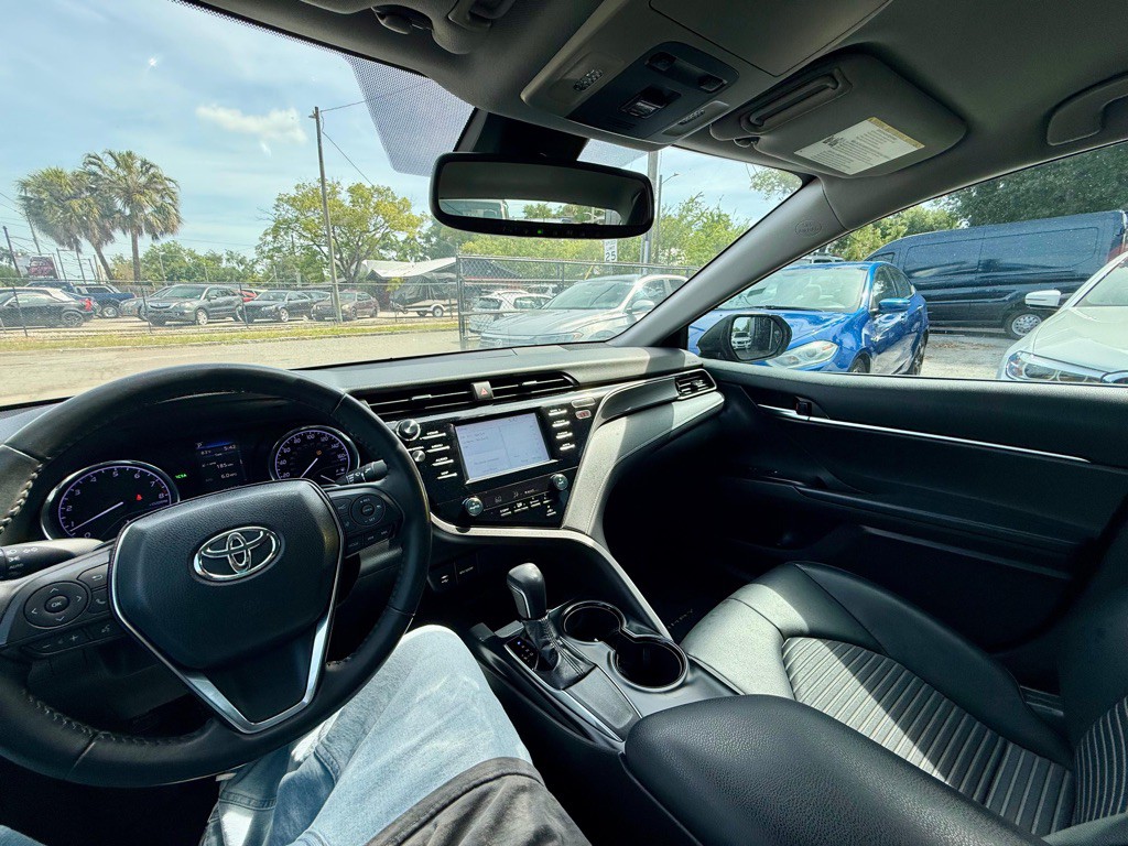 2019 Toyota Camry Image 10