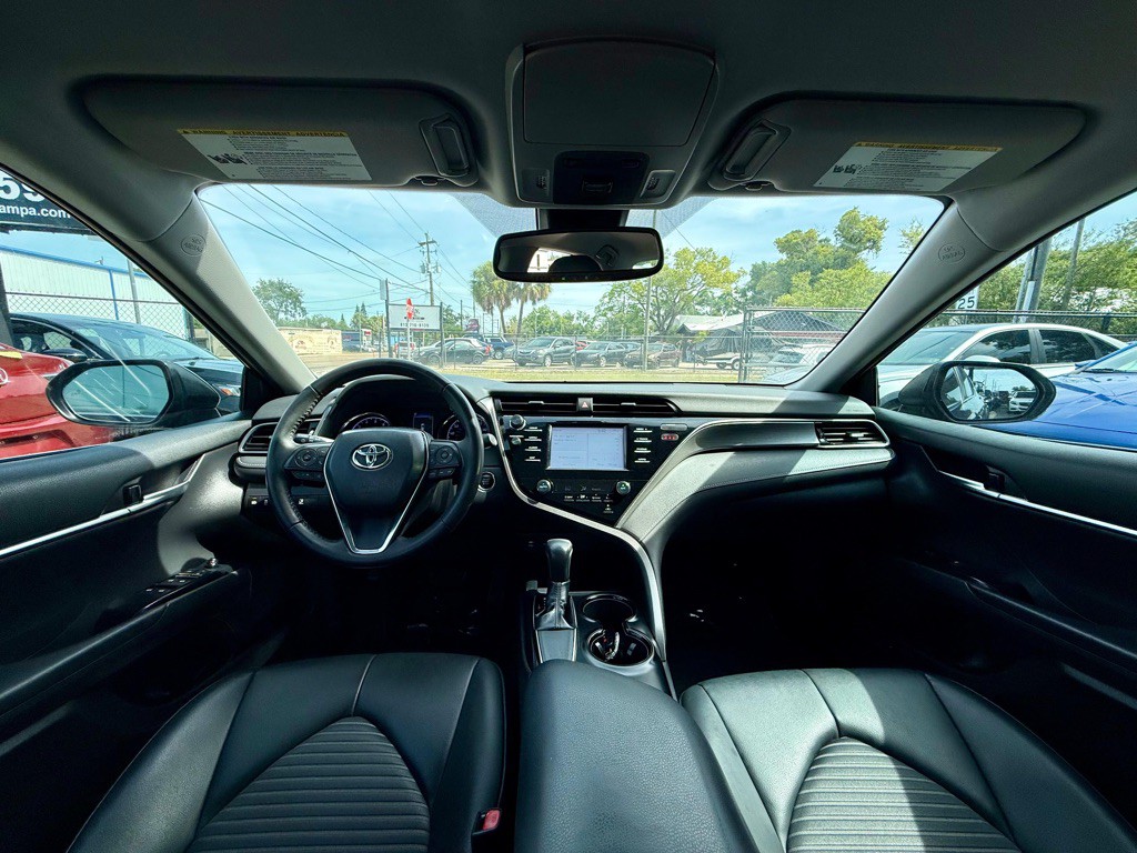 2019 Toyota Camry Image 12