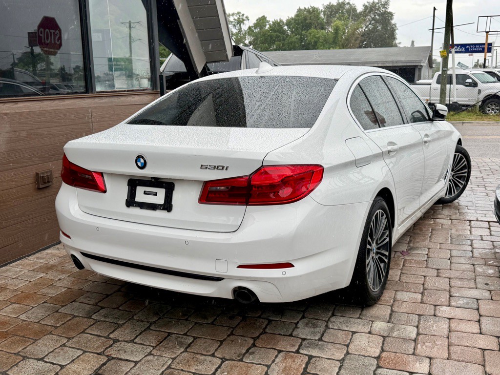 2019 BMW 5 Series Image 2