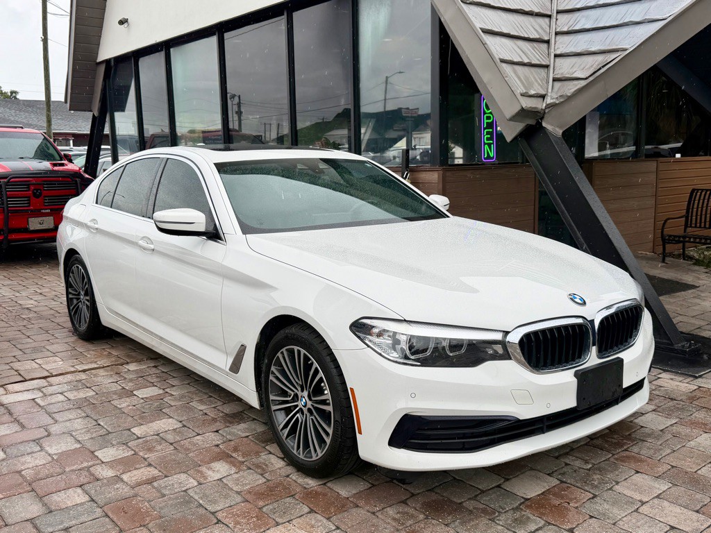 2019 BMW 5 Series Image 3