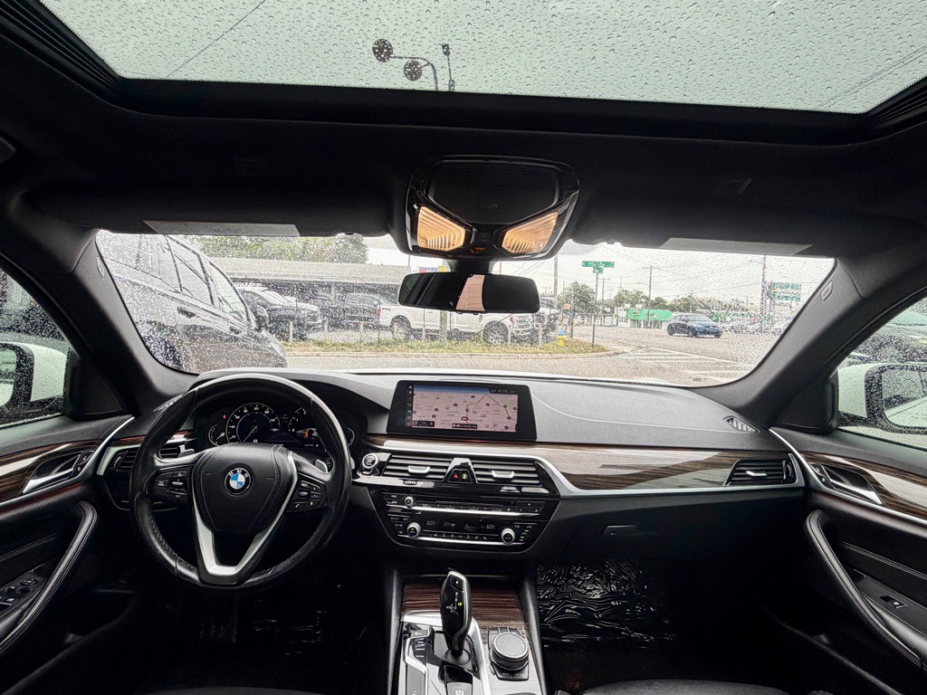 2019 BMW 5 Series Image 10
