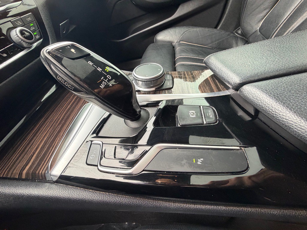 2019 BMW 5 Series Image 13