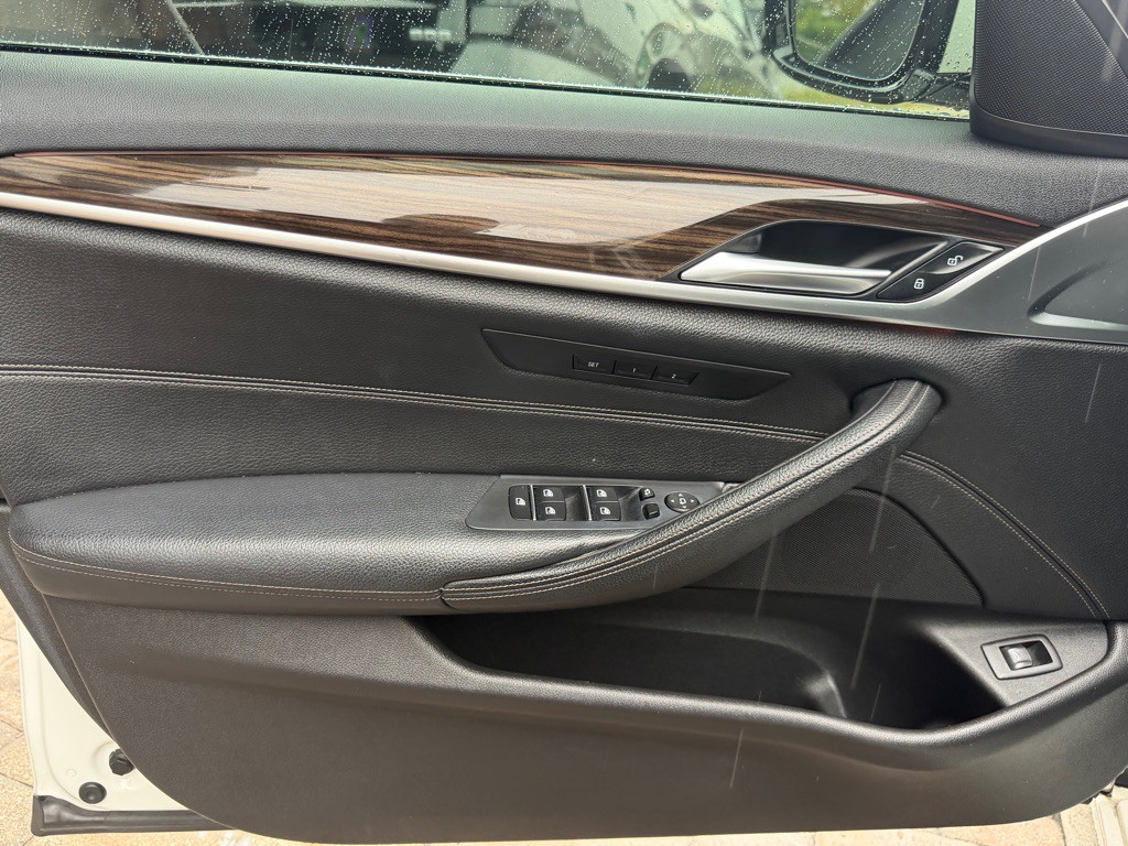 2019 BMW 5 Series Image 27