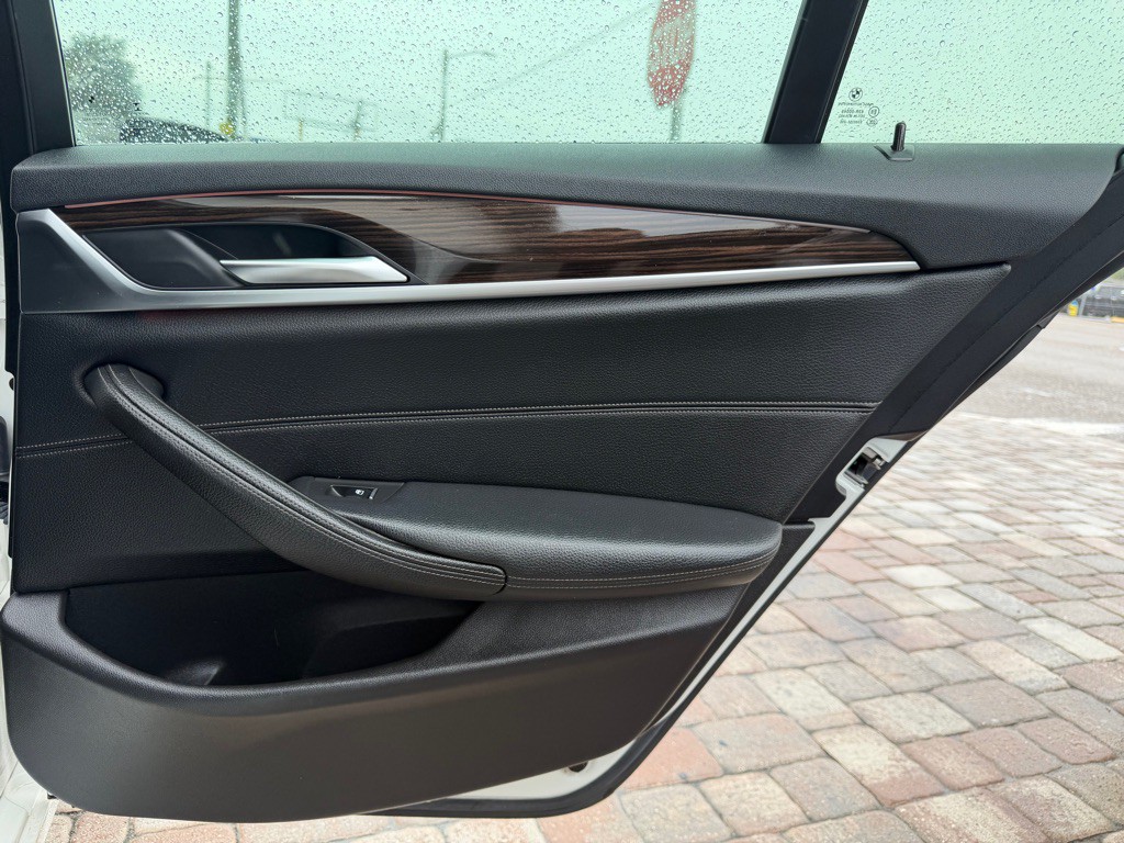 2019 BMW 5 Series Image 30